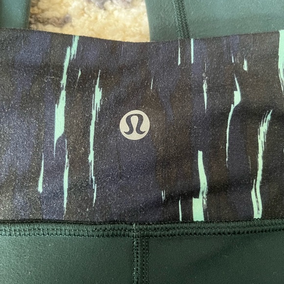Lululemon Legginfs Size 4 - Picture 3 of 6
